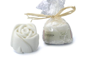 Handgefertigte Soleseife Rosenholz 40 g in cremeweißer Farbe, natürliche Salzseife mit Mandelöl und Sheabutter