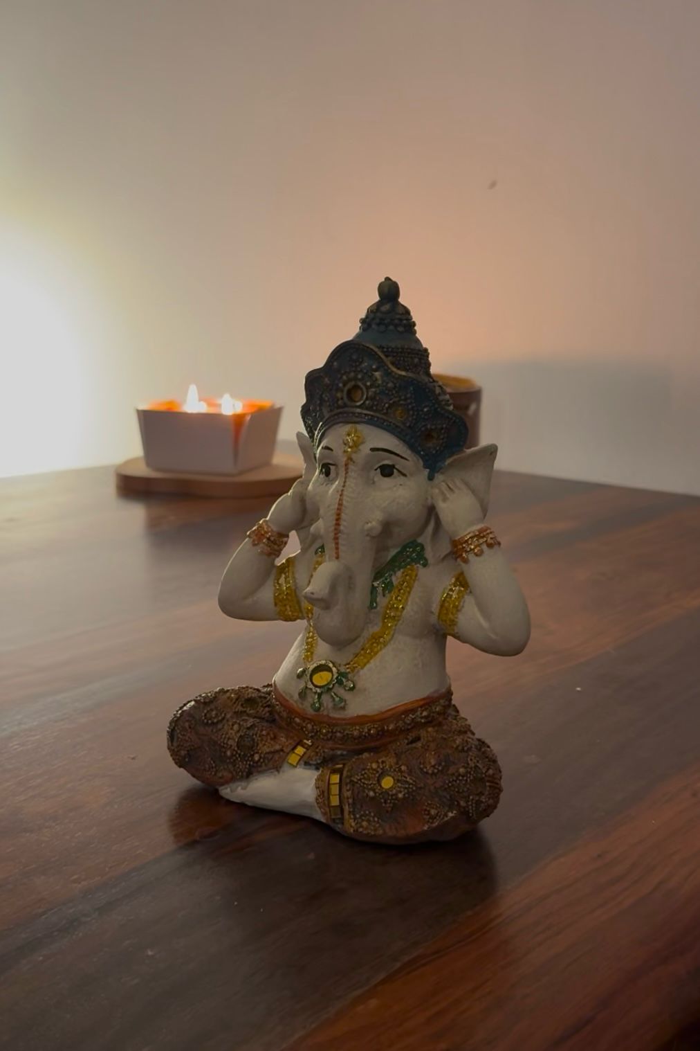 Ganesh Statue Hören