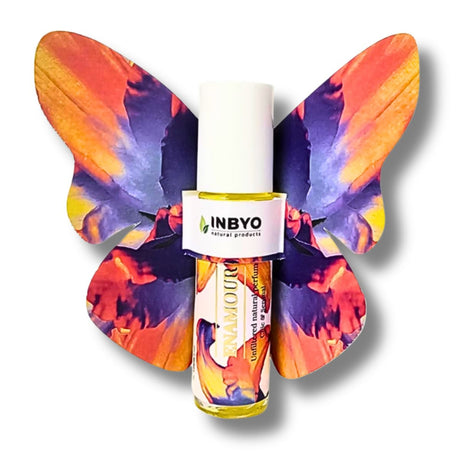 „Ungefiltertes Naturparfüm im Roll‑on – INBYO Enamour“