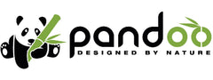 Logo von Pandoo, Schrift in schwarz und grün daneben ein Pandabär mit Bambus in der Pfote