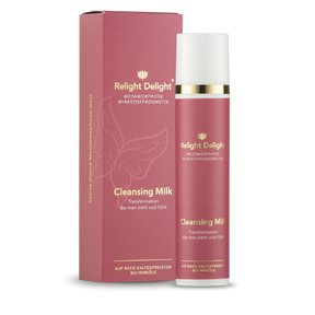 Edler Pumpspender in Altrosa mit goldener und weißer Aufschrift: Metamorphose Wirkstoffosmetik - Cleansing Milk 100ml Transformation die man sieht und fühlt, der Inhalt ist Parfumfrei- Relight Delight Auf Basis Kaltgepresster Bio-Wirköle. Daneben eine edle Umverpackung