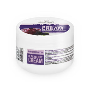 „Weiße Dose der Brombeer Hand- und Fußcreme, dekoriert mit frischen Brombeeren und sichtbarer Produktbezeichnung.“