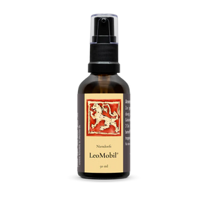 50 ml Braunglasflasche mit Pumpspender. Auf dem Etikett ist vorne das Logo mit dem Löwen und vorne die Beschriftung Niendorfs LeoMobil 50ml