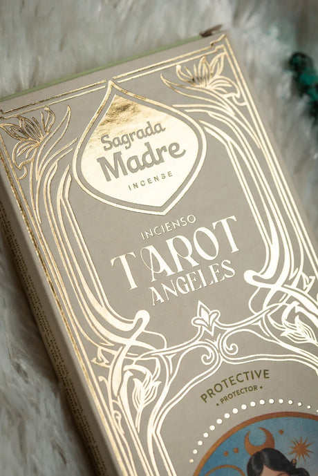 Detailansicht Packung oben. Sagrada Madre Räucherwerk Tarot Angels Beschützer Geranienbeeren