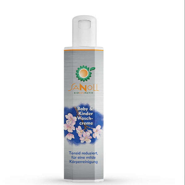 „Sanoll Baby- & Kinder Waschcreme –  Tensid reduziert, für eine milde Körperreinigung - naturkosmetische Waschcreme in einer 200 ml Flasche mit kindgerechtem Etikett, fotografiert auf weißem Hintergrund.“