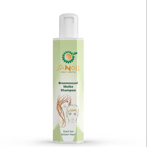 „Sanoll Brennnessel-Molke Shampoo – Stark bei fettem Haar -naturkosmetisches Shampoo in einer 200 ml Flasche mit grünem Etikett, fotografiert auf weißem Hintergrund.“