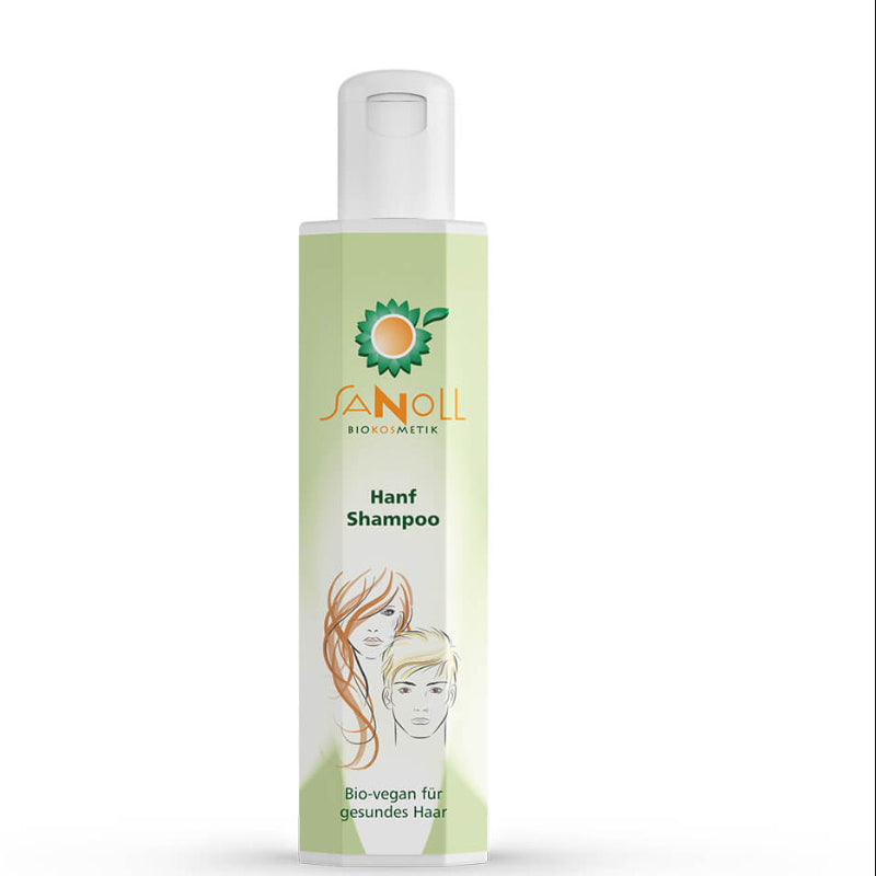 Sanoll Hanf Shampoo– naturkosmetisches Shampoo in einer 200 ml Flasche mit hellgrünem Etikett und grüner Aufschrift: Bio-vegan für gesundes Haar, fotografiert auf weißem Hintergrund.“