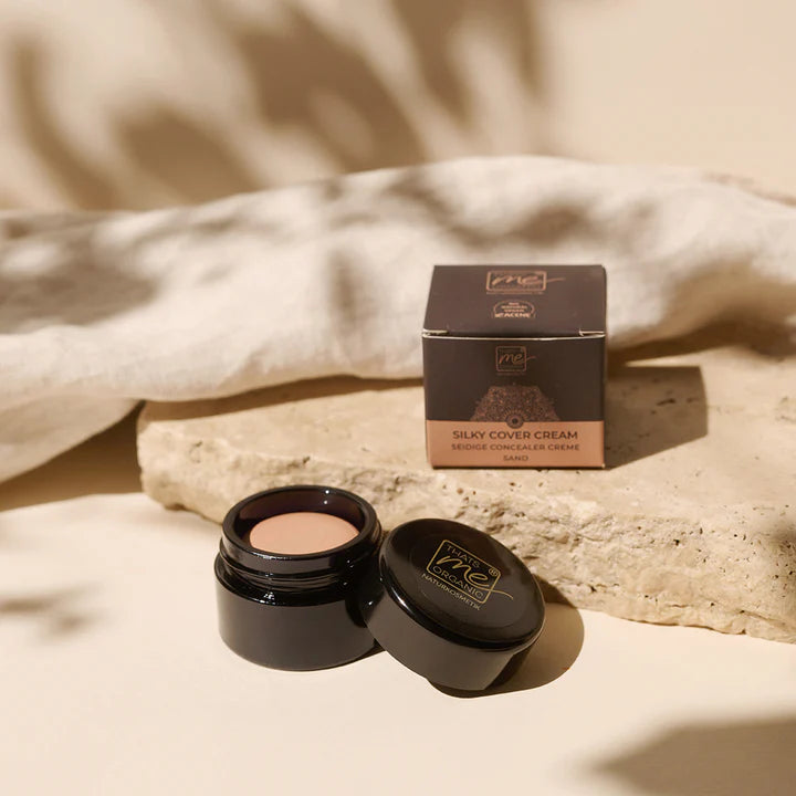 Luxury Silky Cover Cream – hochwertige Naturkosmetikverpackung im Glastiegel