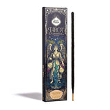 Produktverpackung Sagrada Madre Natural Räucherwerk Tarot de Marsella Rosa Pfeffer Frankincense im blauen Design mit Engels-Illustration und einem schwarzen Räucherstäbchen daneben.