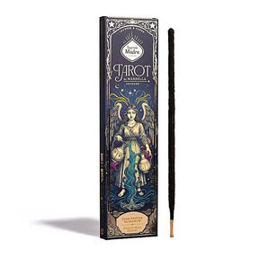 Produktverpackung Sagrada Madre Natural Räucherwerk Tarot de Marsella Rosa Pfeffer Frankincense im blauen Design mit Engels-Illustration und einem schwarzen Räucherstäbchen daneben.