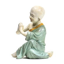 Lade das Bild in den Galerie-Viewer, Yoga Mönch Figur in Orange / Grau / Grün
