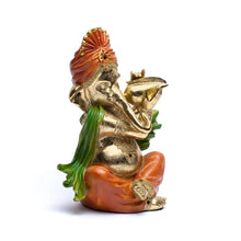Lade das Bild in den Galerie-Viewer, Ganesha Statue mit Trompete
