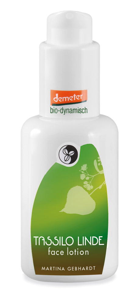 TASSILO LINDE Face Lotion von Martina Gebhardt – vegane, biodynamische Gesichtspflege in weißer Pumpflasche mit grünem Etikett und Demeter‑Siegel